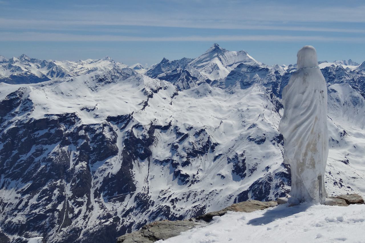#14 Le sommet : Et sa madone. Le sommet : Et sa madone.