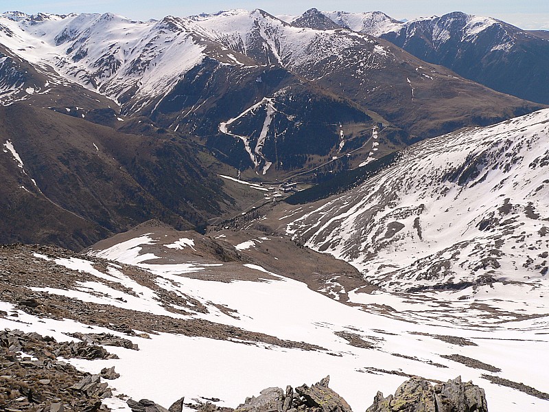#4 Sanctuaire et station de Nuria : Pas assez de neige . Sanctuaire et station de Nuria : Pas assez de neige .