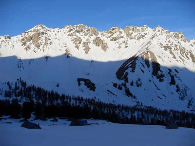 #1 Au-dessus des chalets de l Au-dessus des chalets de l'Alp - vue sur le Pic du haut Mouriare.