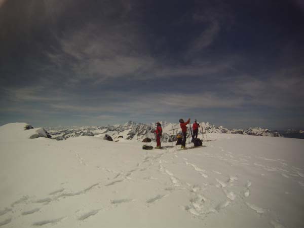 #25 Steinhushorn : Sommet et Oberland en arrière plan. Steinhushorn : Sommet et Oberland en arrière plan.