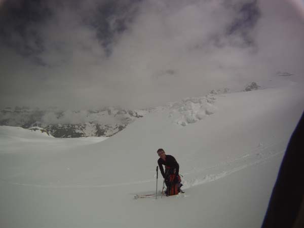 #14 pause : Contemplation en bas du glacier. pause : Contemplation en bas du glacier.