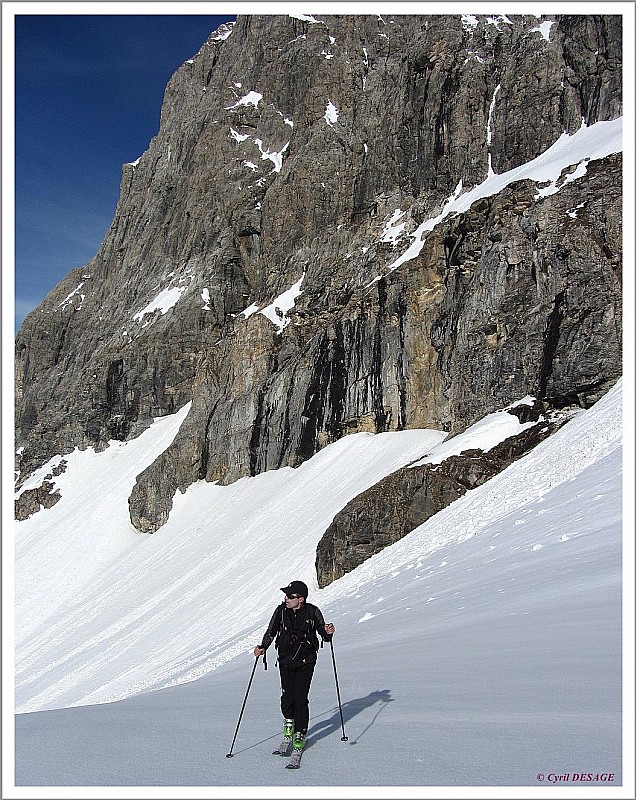 vers 2830 m : Seb sous la paroi sud de la Pointe de Bazel