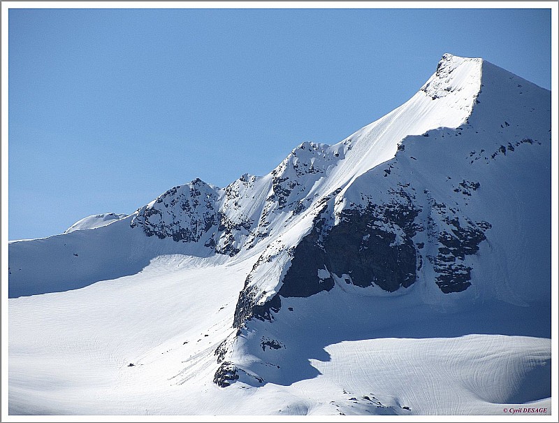 Gros plan : sur la face N-E de la Grande Aiguille Rousse