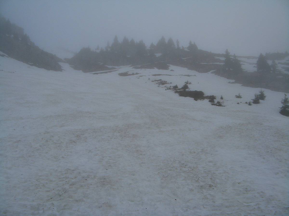 Combe de Torchère : Tiens le brouillard se déchire vers 1700 m