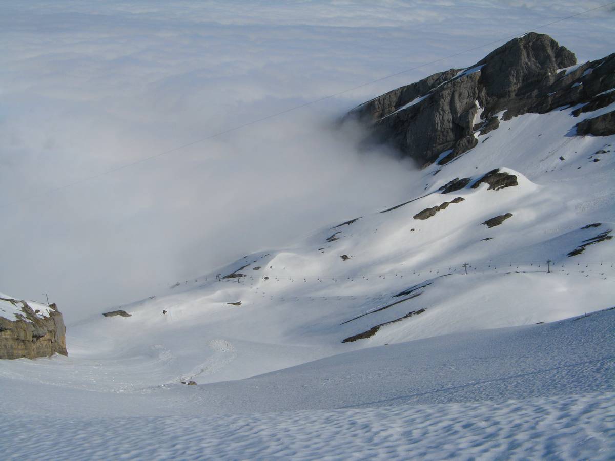 Combe de la Balme : ... encore bien enneigée