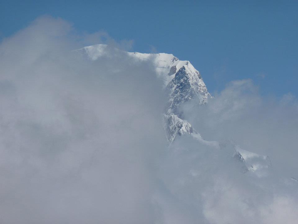 #3 aiguille du grand fond 13/5/12 : cache cache avec le mont blanc aiguille du grand fond 13/5/12 : cache cache avec le mont blanc