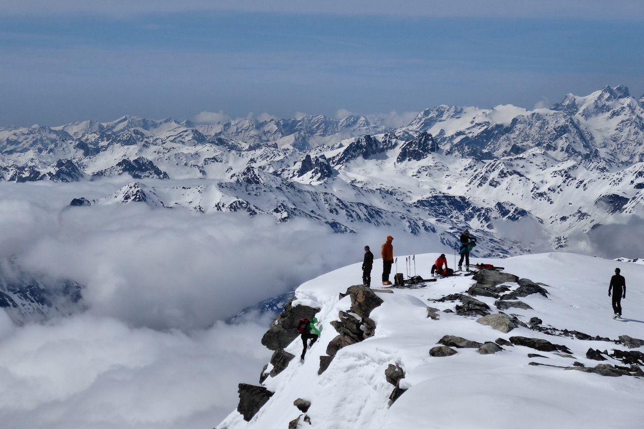 #8 Dôme de Polset : Un groupe en termine avec l Dôme de Polset : Un groupe en termine avec l'ascension de la face Sud.