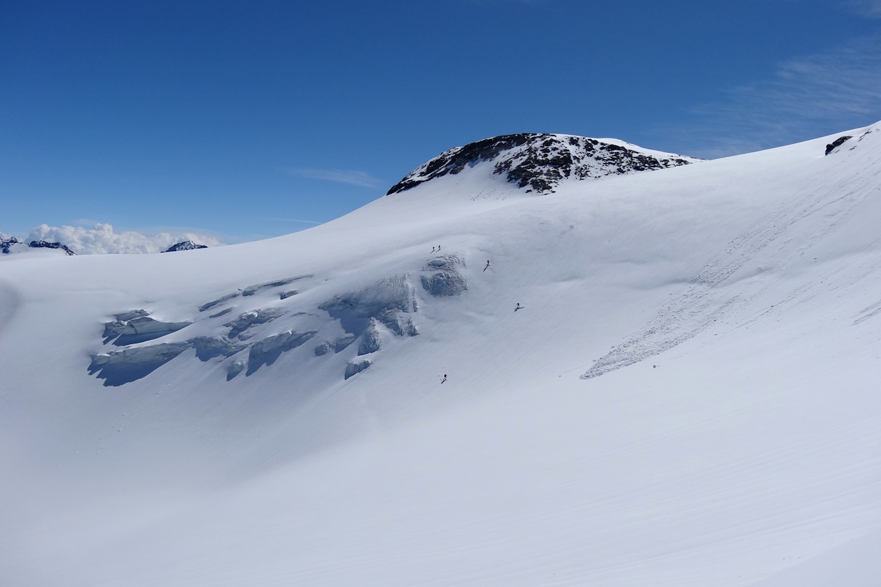 #13 Mes poursuivants : Descente versant Nord. Mes poursuivants : Descente versant Nord.