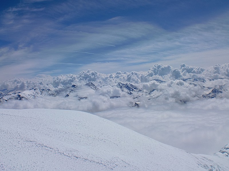 #10 mont pourri : sassière et tsantéleina sortent des nuages mont pourri : sassière et tsantéleina sortent des nuages
