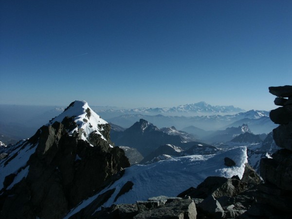 #7 Péclet-Polset : Premières lueurs au sommet de l Péclet-Polset : Premières lueurs au sommet de l'aiguille de Péclet.