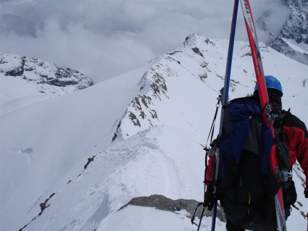 Arête de l'Albaron : Puis nous descendons jusqu'à la Selle puis au Glacier des Evettes par l'arête est.