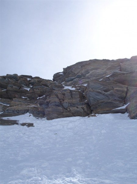 Albaron : La cheminée de l'Albaron. Nous allons la passer skis sur le sac et sac (lourd) sur le dos; de la renfougne !