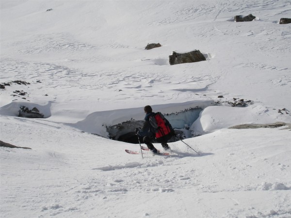 Dans la gueule du loup : Un zeste d'engagement sur le bas du glacier !