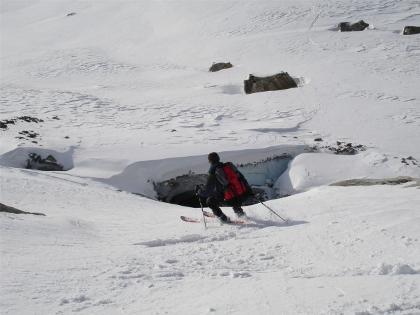 #9 Dans la gueule du loup : Un zeste d Dans la gueule du loup : Un zeste d'engagement sur le bas du glacier !