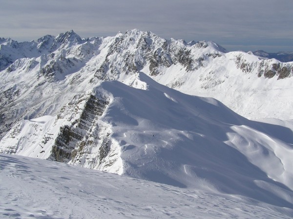 #2 Vue sur Côte Belle : Belle arrête entre Côte Belle et les aiguillettes Vue sur Côte Belle : Belle arrête entre Côte Belle et les aiguillettes