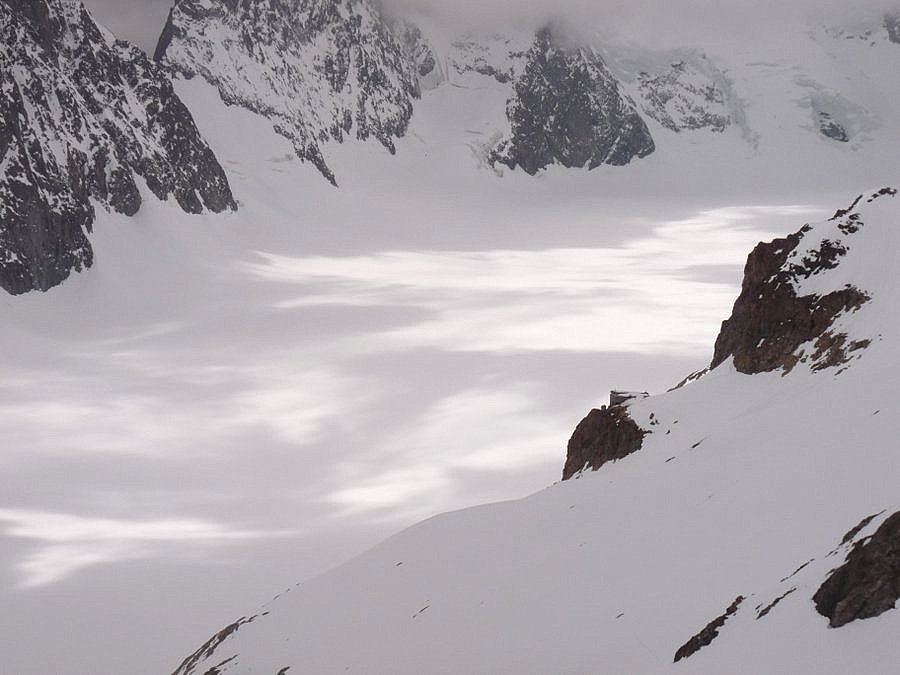 #4 Petit jeu de lumiere : sur le glacier blanc, vu de la montée au col Petit jeu de lumiere : sur le glacier blanc, vu de la montée au col