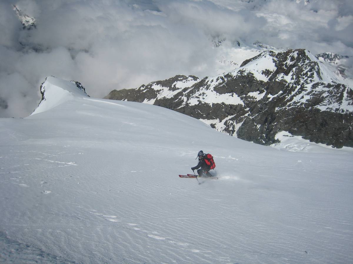 Epaule Ouest : neige lisse dure mais bon grip