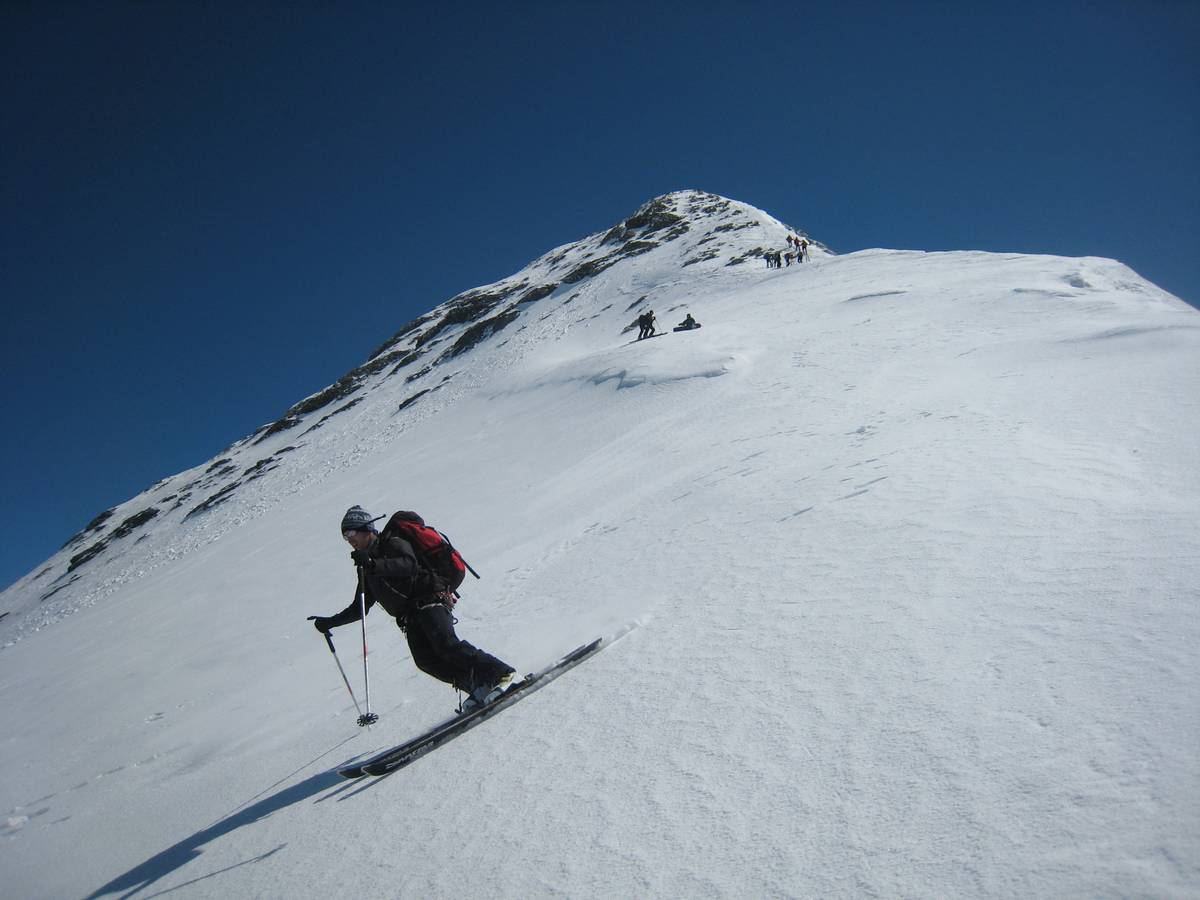 #1 sous le sommet : seulement 40m à pied pour rejoindre le sommet sous le sommet : seulement 40m à pied pour rejoindre le sommet