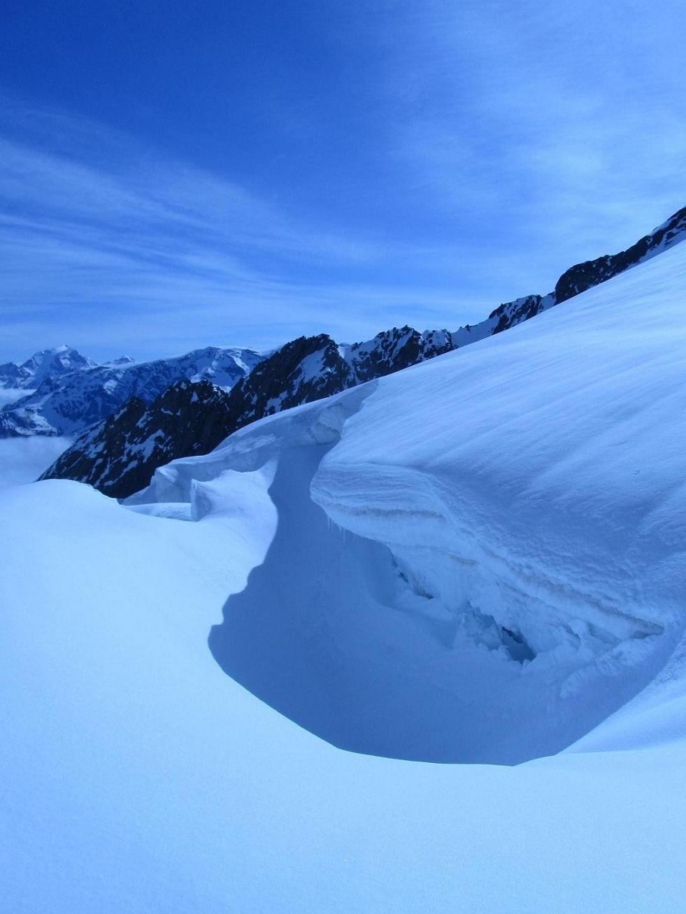 #9 Glacier de Geboulaz : Une des nombreuses crevasses du glacier Glacier de Geboulaz : Une des nombreuses crevasses du glacier