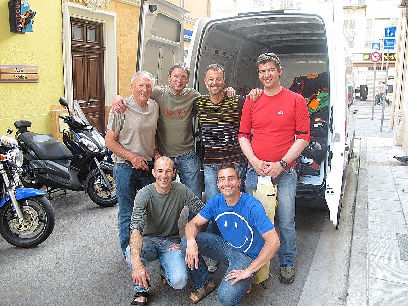 Chargement du camion : Merci Alticoop pour son partenariat !