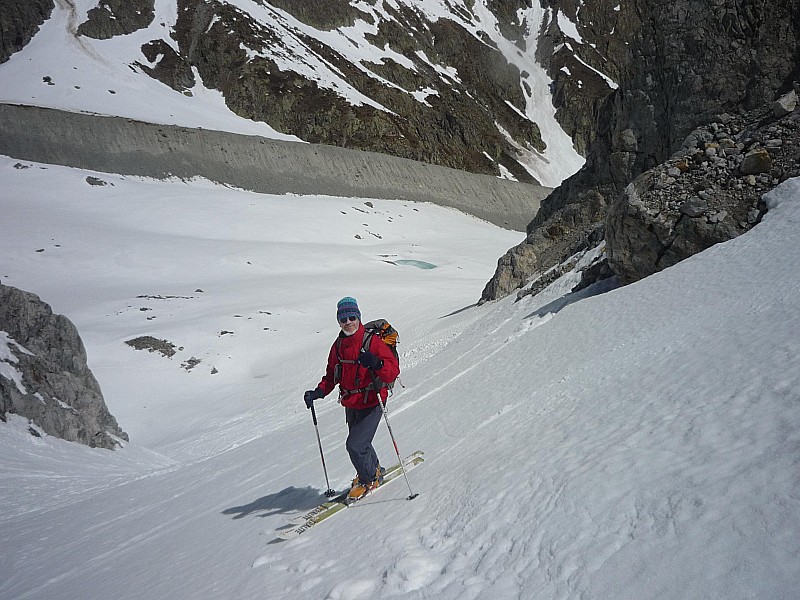 #6 Pendant la descente : Neige bien transformée. Au fond un petit lac bien coloré Pendant la descente : Neige bien transformée. Au fond un petit lac bien coloré