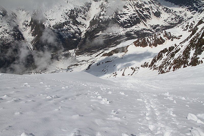 #5 Vue depuis le col : Le parking est sous nos pieds Vue depuis le col : Le parking est sous nos pieds