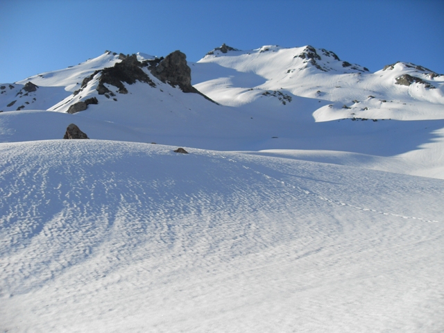 #1 Djean01 : Sommet du Grand Vallon, Pic de fond Queyras.
Il y a encore du bon ski à faire dans ce secteur. Djean01 : Sommet du Grand Vallon, Pic de fond Queyras.
Il y a encore du bon ski à faire dans ce secteur.