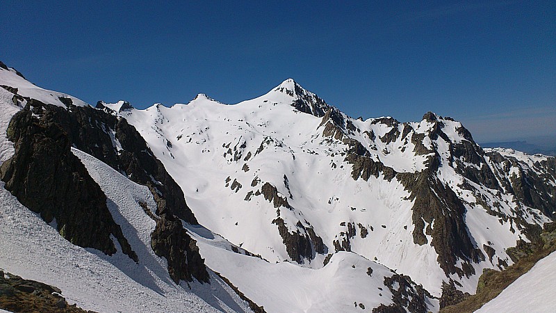 #9 La Combe madame : Vallon encore bien enneigé La Combe madame : Vallon encore bien enneigé