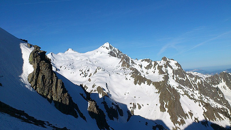 #2 Objectif du jour : Arrivée au col de la Croix ==> je vois mon objectif sous un ciel bleu ;-) Objectif du jour : Arrivée au col de la Croix ==> je vois mon objectif sous un ciel bleu ;-)