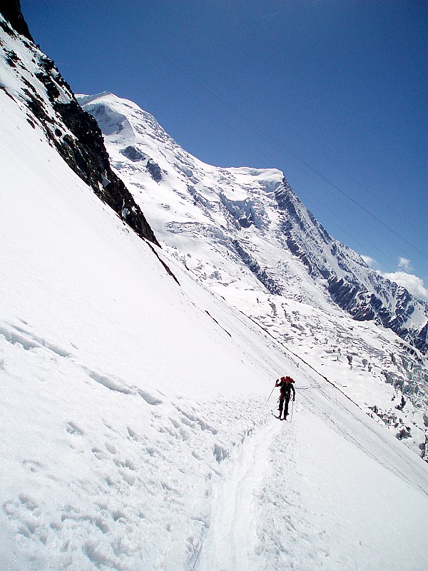 #53 Retour au Plan : Petit repautage pour rejoindre le Plan. Un déchaussage sur la moraine est indispensable pour arriver en ski au téléphérique. Retour au Plan : Petit repautage pour rejoindre le Plan. Un déchaussage sur la moraine est indispensable pour arriver en ski au téléphérique.