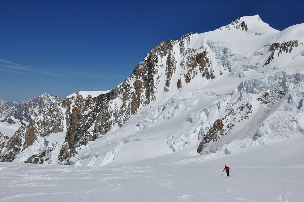 #45 Descente : où l Descente : où l'on voit défiler à l'envers le parcours de montée sur les crêtes