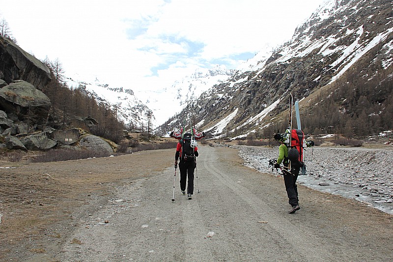 #2 Départ de Pont : Ptain di diou, on chargé! Départ de Pont : Ptain di diou, on chargé!