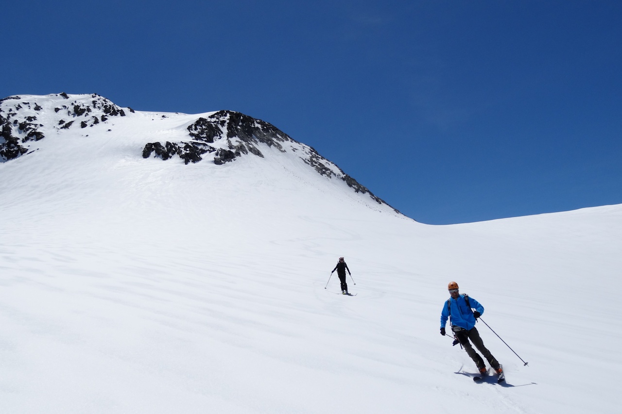 #14 Descente Nord : Sur une neige bien dure. Descente Nord : Sur une neige bien dure.