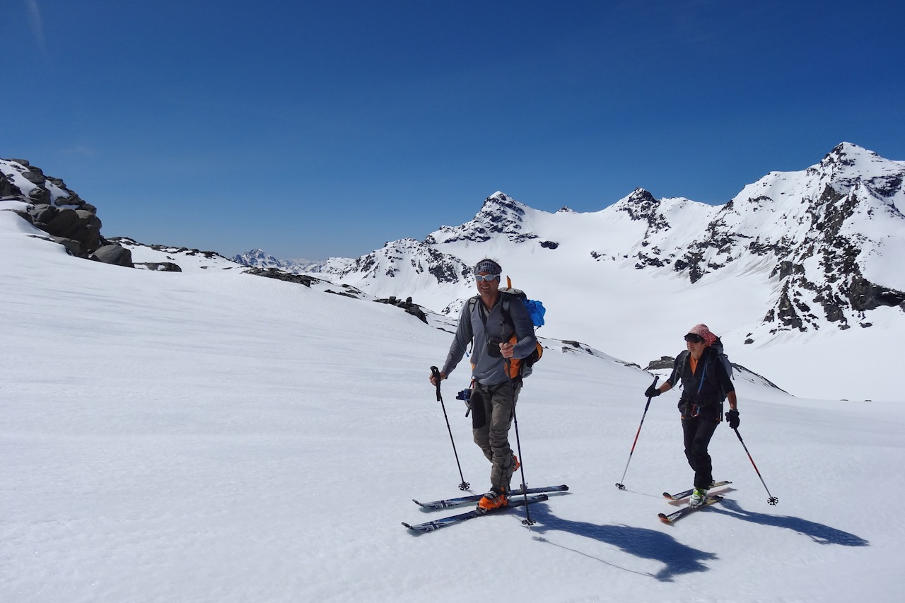 #4 Glacier de Chavière : Laurent et Florence dans la troisième montée du jour. Glacier de Chavière : Laurent et Florence dans la troisième montée du jour.