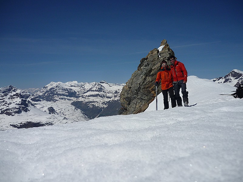 #6 les losers ;-) : Sur fond de pointe de vallonet et grand roc noir, la banane dans le coin avec la moquette sur 1000m qui nous attend! les losers ;-) : Sur fond de pointe de vallonet et grand roc noir, la banane dans le coin avec la moquette sur 1000m qui nous attend!