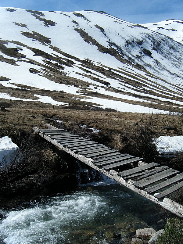 #9 passerelle Plan du Suet : menace de jacuzzi passerelle Plan du Suet : menace de jacuzzi
