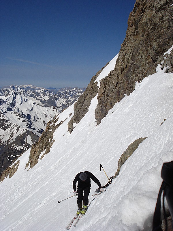 dernier préparatif : la pente sud sous l'arête W