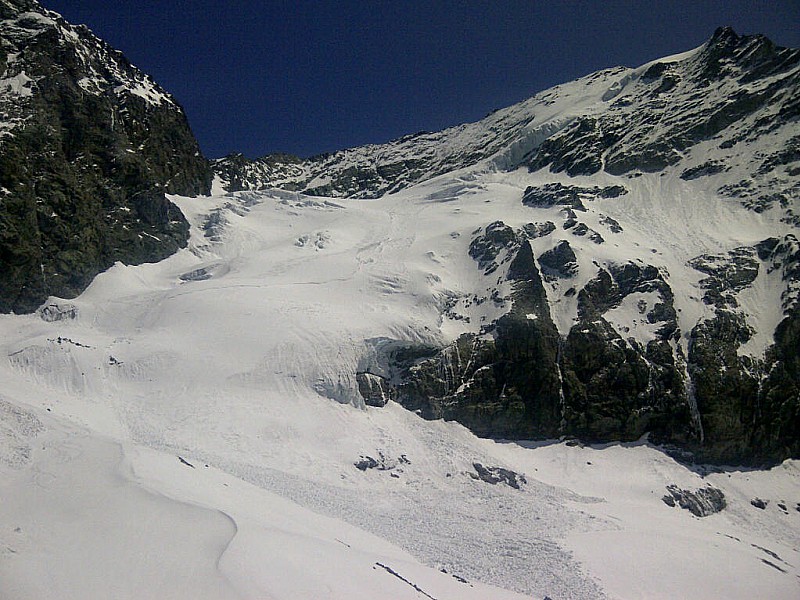 #5 Mont Pourri : Vue sur le magnifique Glacier du Geay avec les traces de descente ;) Mont Pourri : Vue sur le magnifique Glacier du Geay avec les traces de descente ;)