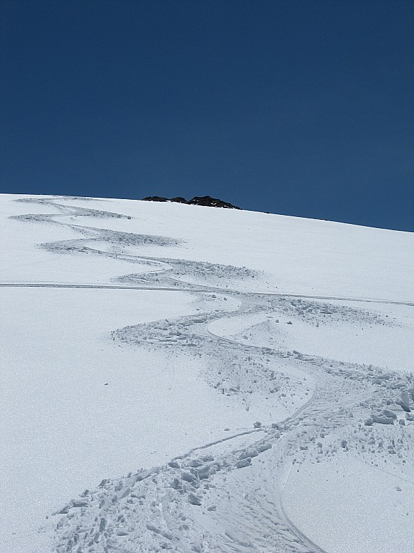 #7 Malgré l Malgré l'heure tardive : la neige était agréable à skier sous la Pointe de la Terrasse.