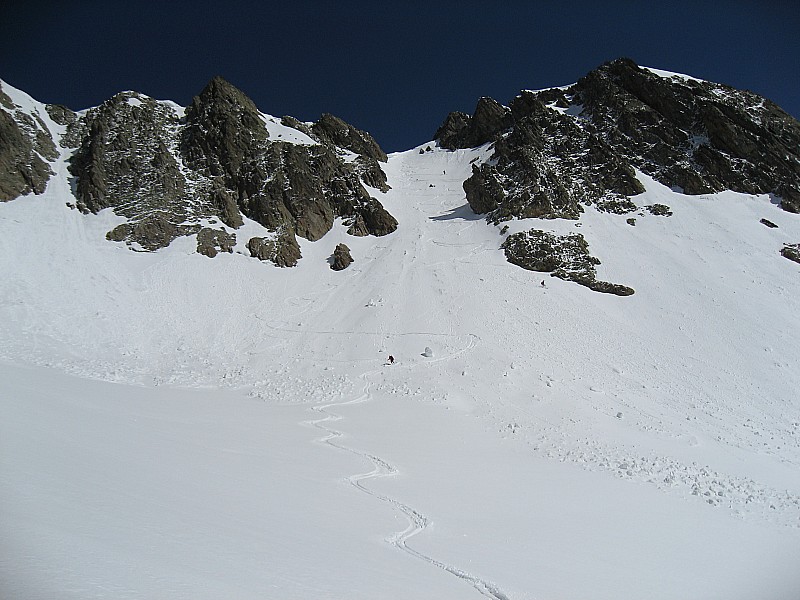#11 Amiante : Vue du bas avant de nous diriger vers les traces de montée vers le rocher blanc Amiante : Vue du bas avant de nous diriger vers les traces de montée vers le rocher blanc