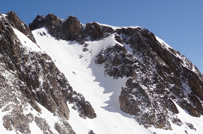#14 Le groupe dans le couloir : avant de monter au Rocher Blanc Le groupe dans le couloir : avant de monter au Rocher Blanc