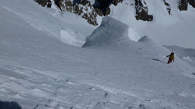 #11 Dôme des Ecrins : montée en crampons (mais ça passe aussi en skis) Dôme des Ecrins : montée en crampons (mais ça passe aussi en skis)