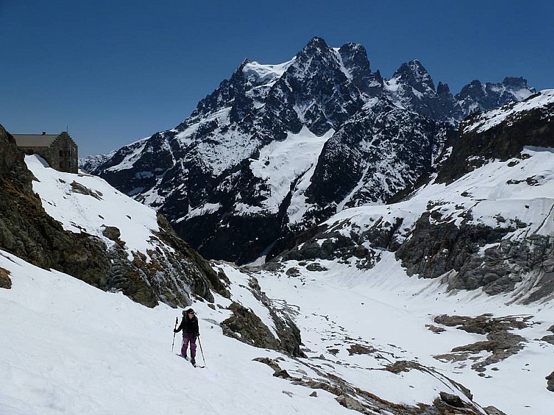 #1 Dôme des Ecrins : En montant, devant le refuge du Glacier Blanc. Dôme des Ecrins : En montant, devant le refuge du Glacier Blanc.