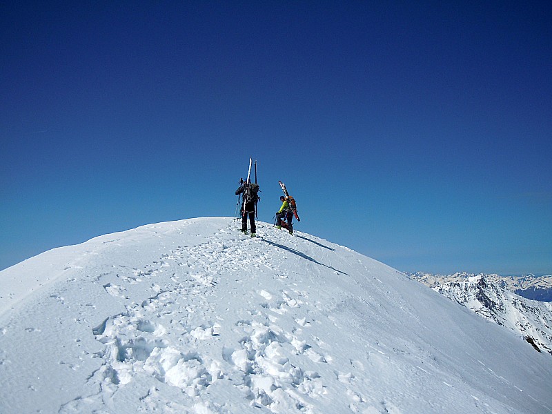 #5 Le sommet : Une bise glaciale n Le sommet : Une bise glaciale n'incitait pas à y séjourner.
