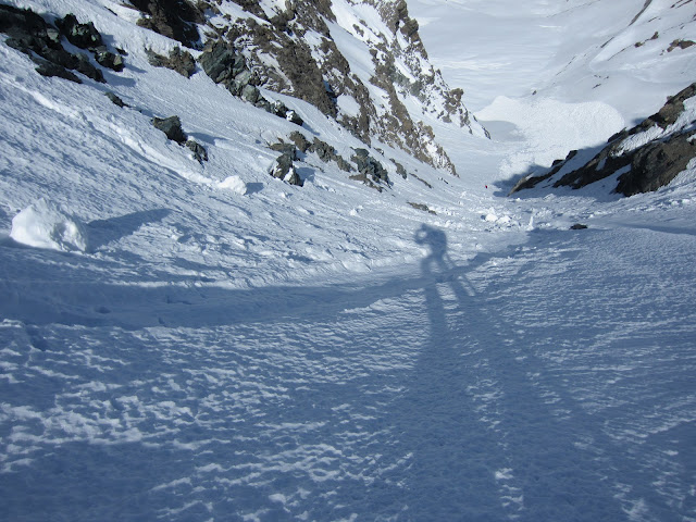 #5 Col du Greffier : .. pendant que Jeff retourne chercher son crampon ;-) Col du Greffier : .. pendant que Jeff retourne chercher son crampon ;-)