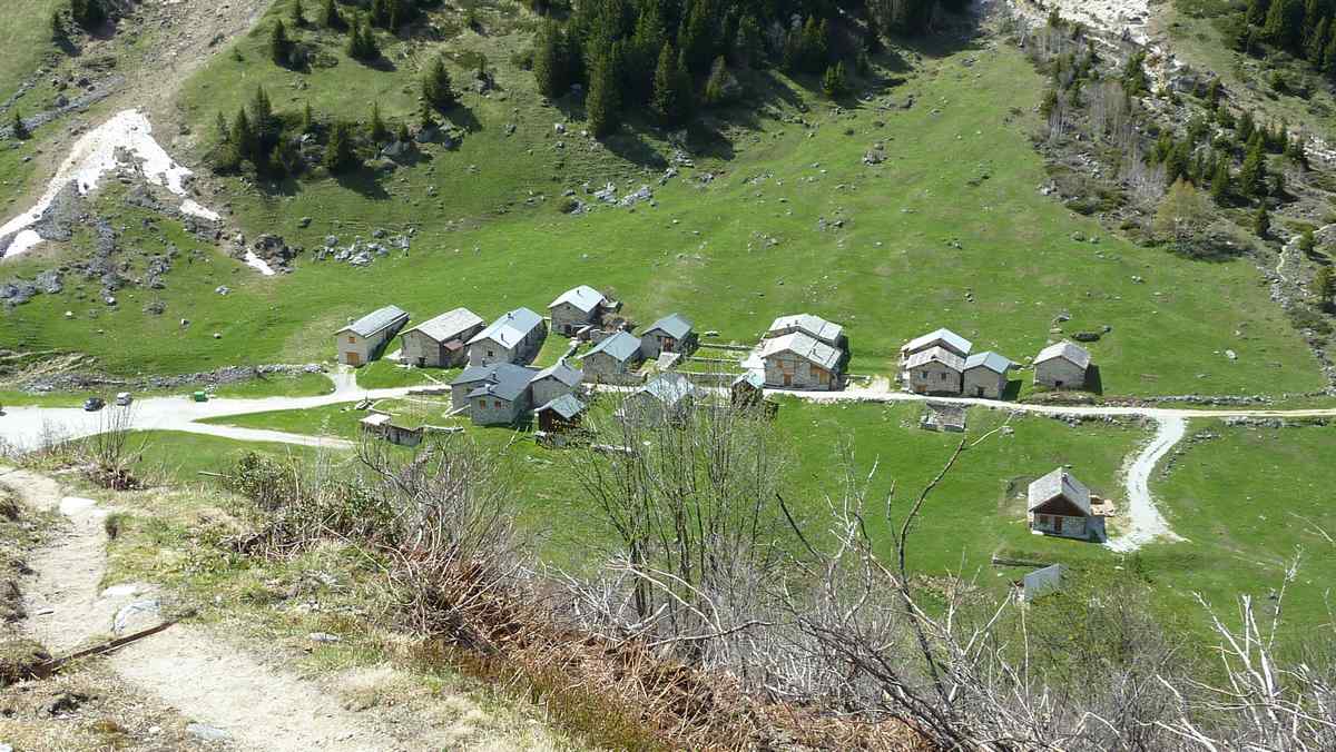 #20 Les Prioux : en bas, c Les Prioux : en bas, c'est l'été !!
