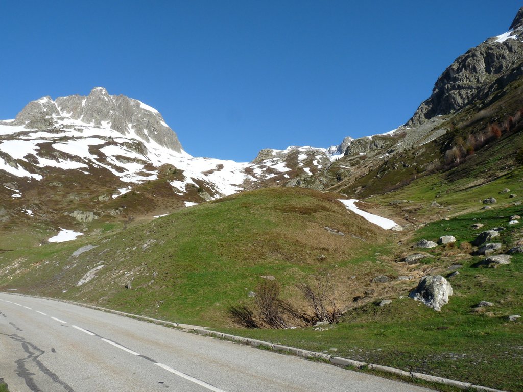 #1 Etat enneigement : Vu du parking; ca chausse rapidement, 1940m d Etat enneigement : Vu du parking; ca chausse rapidement, 1940m d'alt.