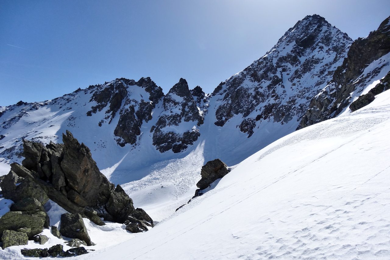 #16 La suite du programme : Couloir Ouest du Petit Assaly (droite). La suite du programme : Couloir Ouest du Petit Assaly (droite).