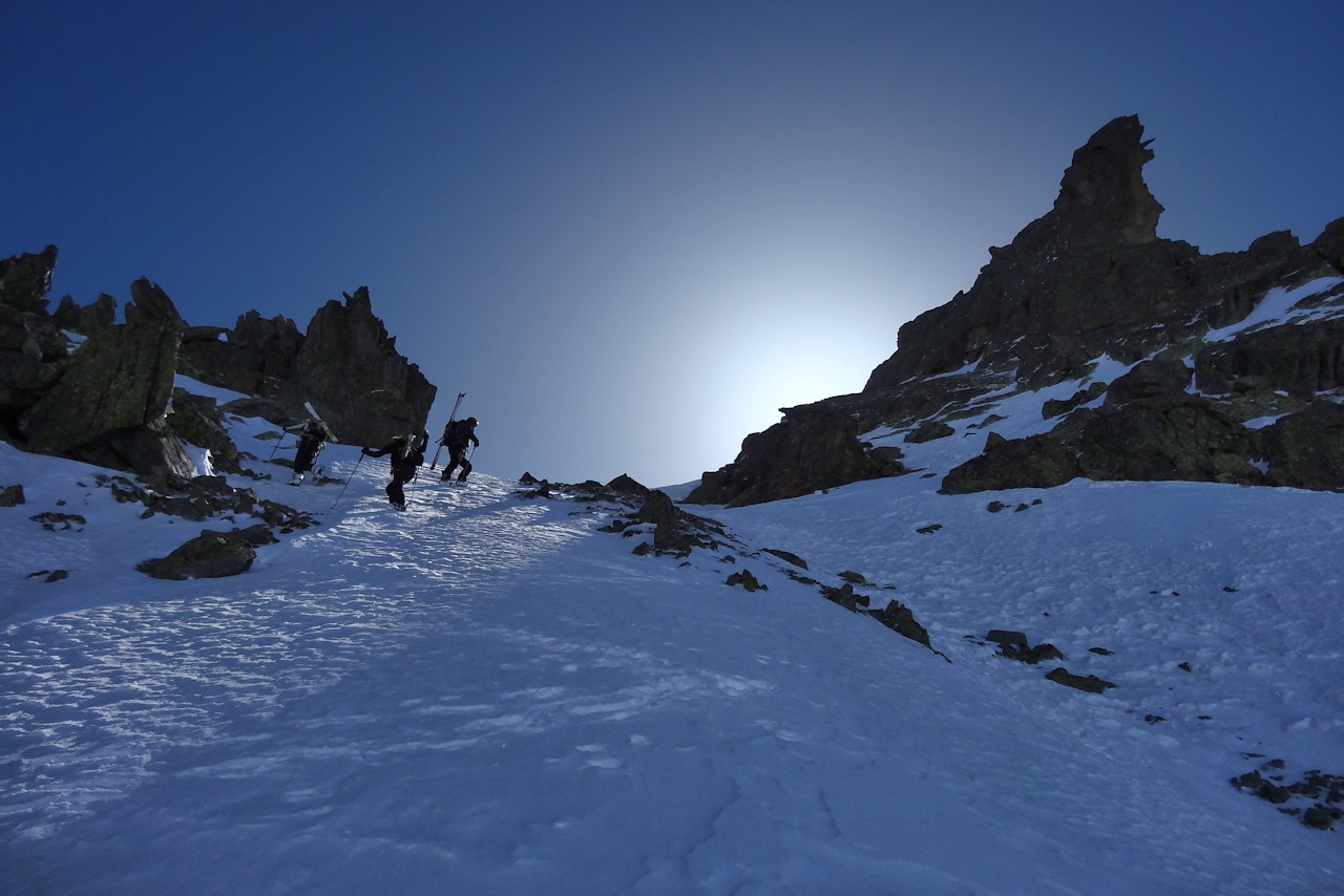 #14 Sous la sortie : Au terme de 150 m de montée raide. Sous la sortie : Au terme de 150 m de montée raide.