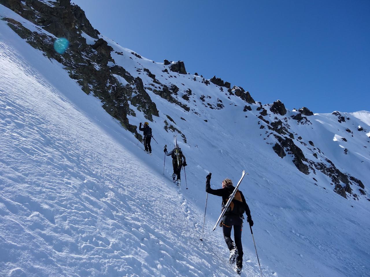 #13 A l A l'attaque : Cramponnage agréable sur neige dure.